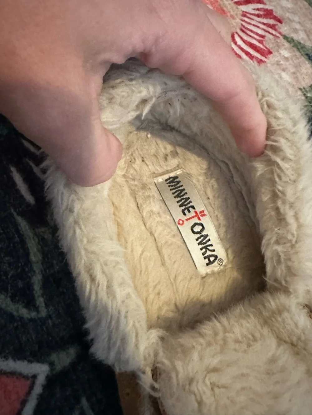 3/$25 Minnetonka Kids Tan Moccasin Slippers with Cream Faux-Fur Lining